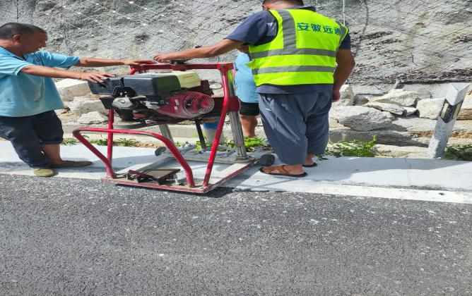 岳西縣改善農村環(huán)境整治工程項目青云峽至道元古村公路改造工程——核驗質量檢測