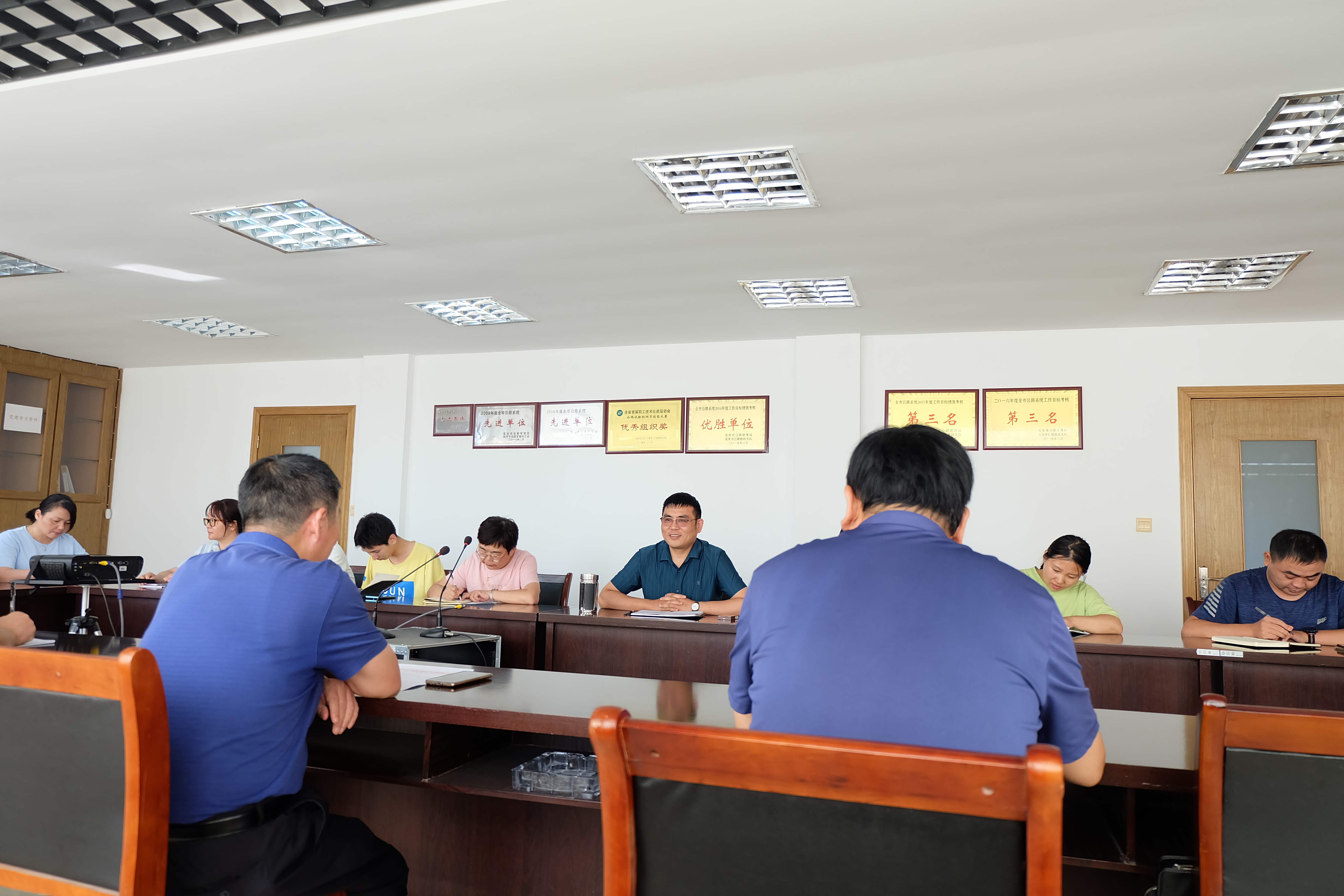 安慶市交通運(yùn)輸綜合行政執(zhí)法支隊(duì)領(lǐng)導(dǎo)到公司指導(dǎo)工作