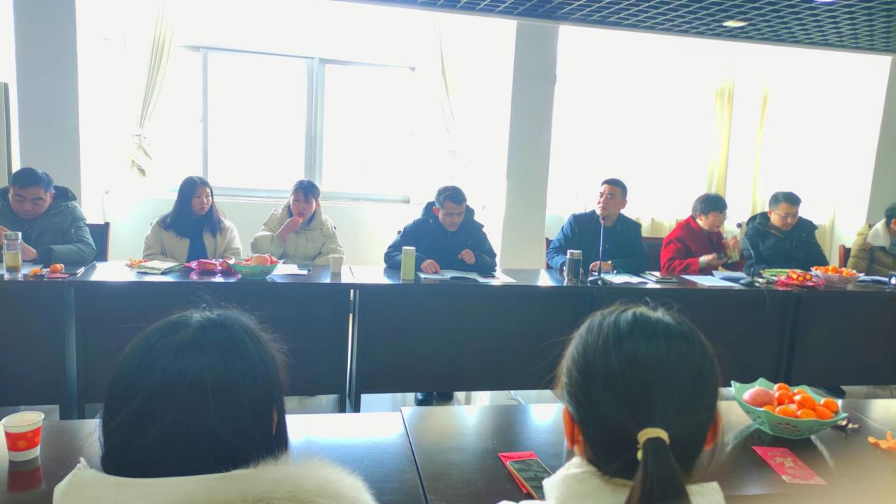 凝心聚力謀發(fā)展，踔厲奮發(fā)譜新篇